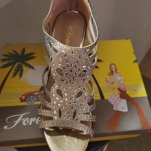 Women dress gold 3inch sandal new in box